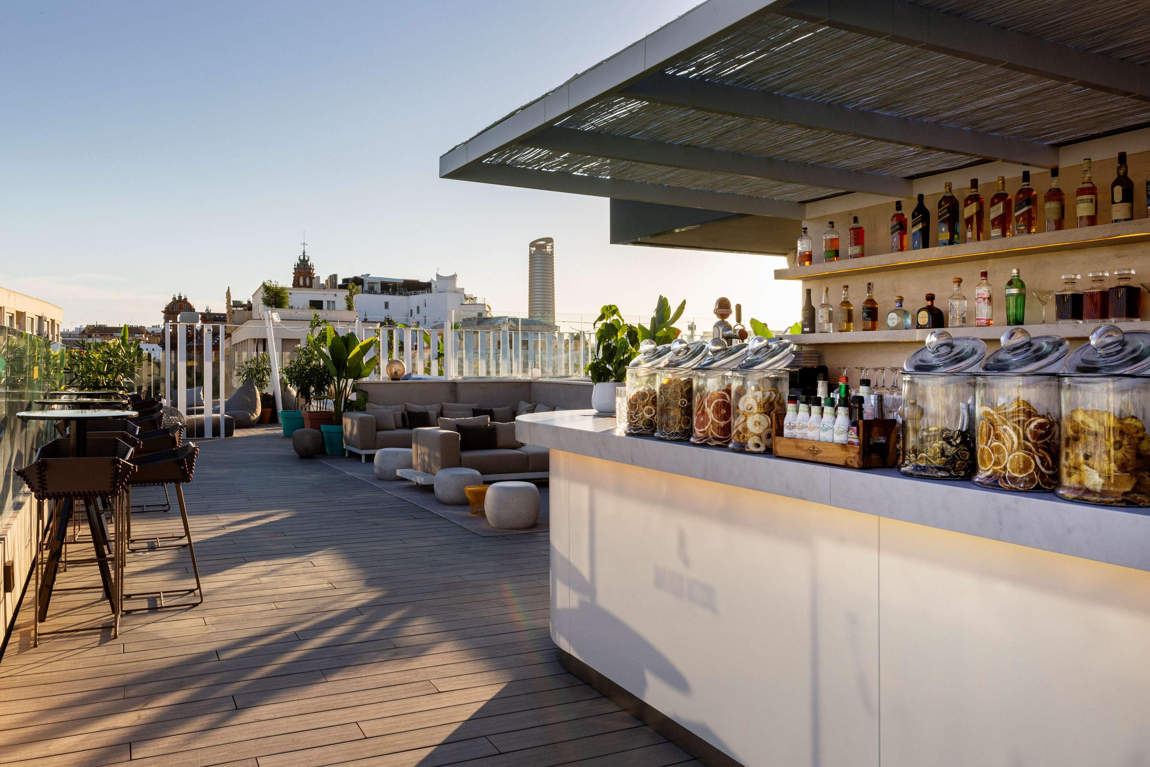 Radisson Collection Hotel, Magdalena Plaza Sevilla Exteriör bild The bar at the rooftop
