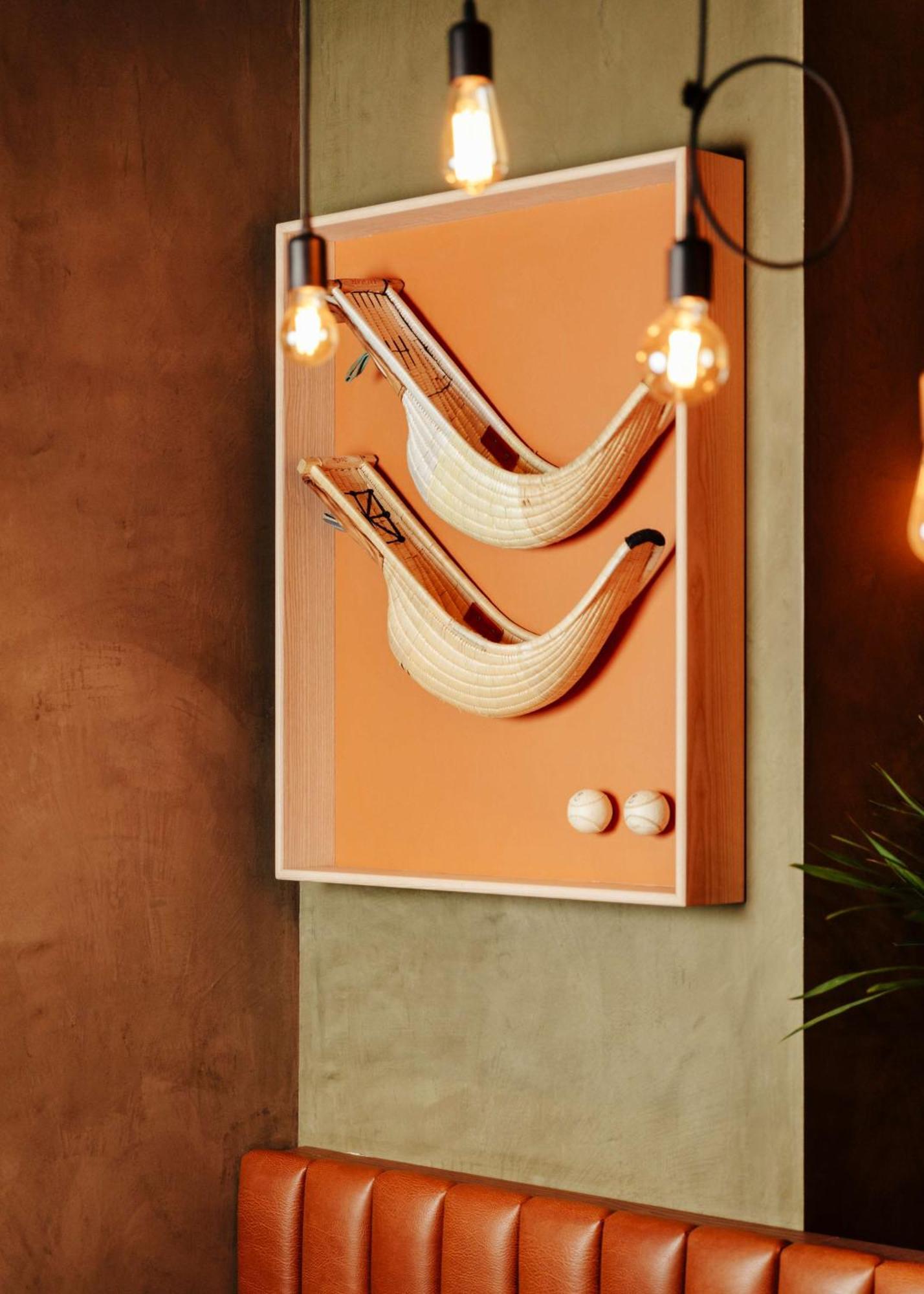 Radisson Collection Hotel, Magdalena Plaza Sevilla Exteriör bild A wall mounted version of the game