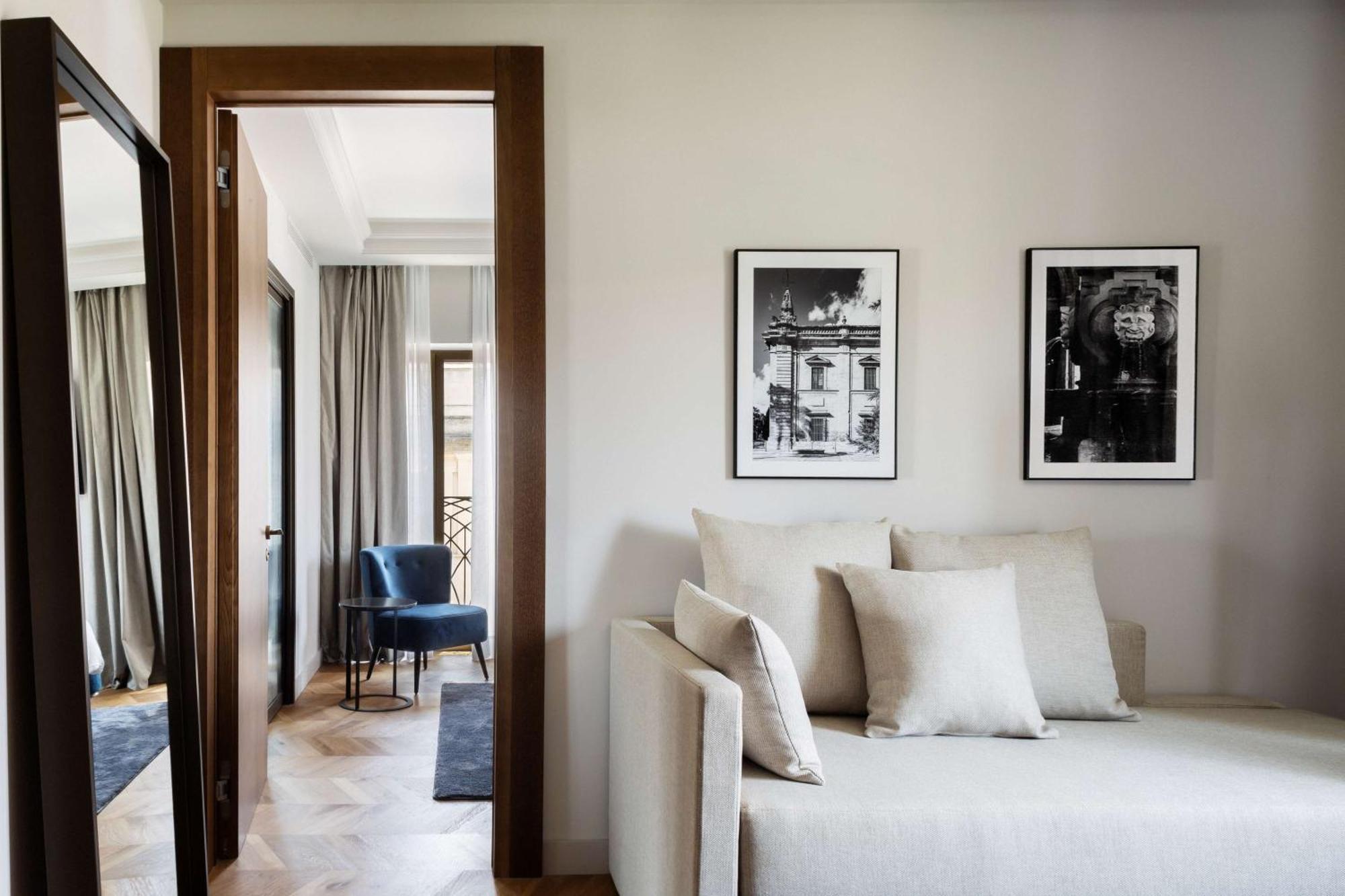 Radisson Collection Hotel, Magdalena Plaza Sevilla Exteriör bild A suite at the Hotel