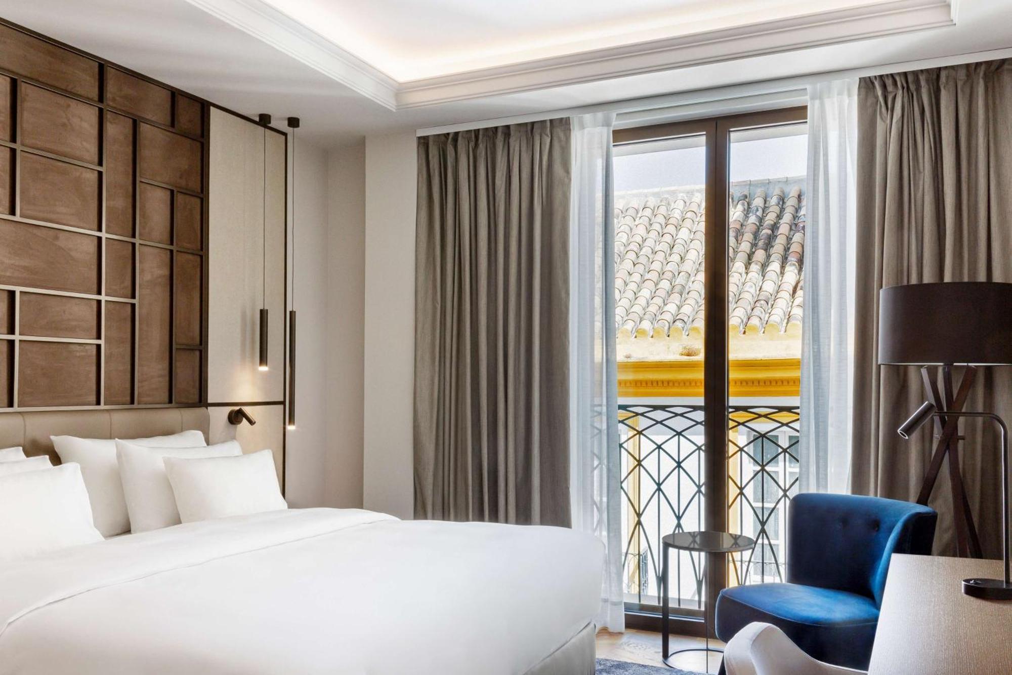 Radisson Collection Hotel, Magdalena Plaza Sevilla Exteriör bild Deluxe room