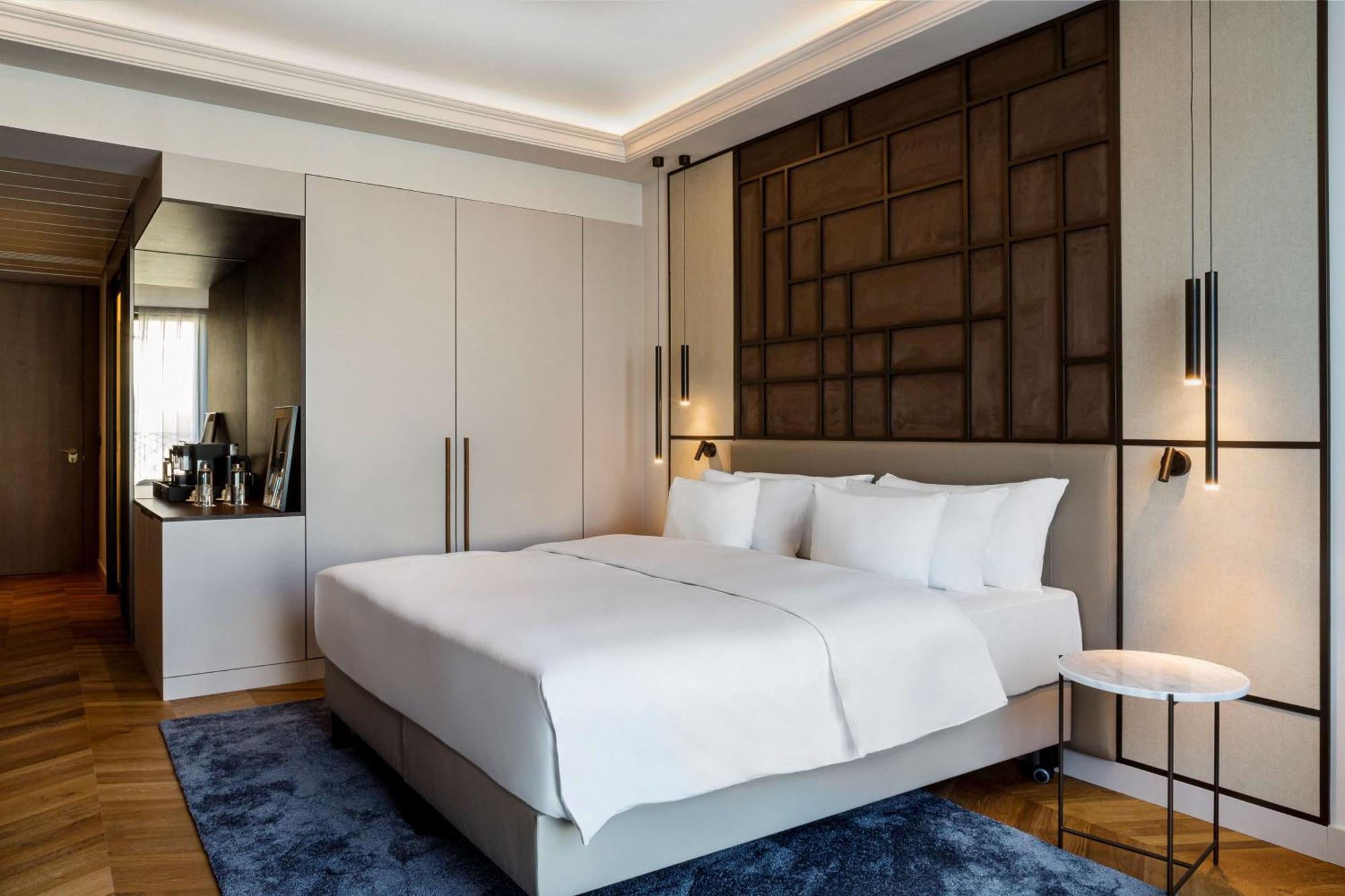 Radisson Collection Hotel, Magdalena Plaza Sevilla Exteriör bild Deluxe room
