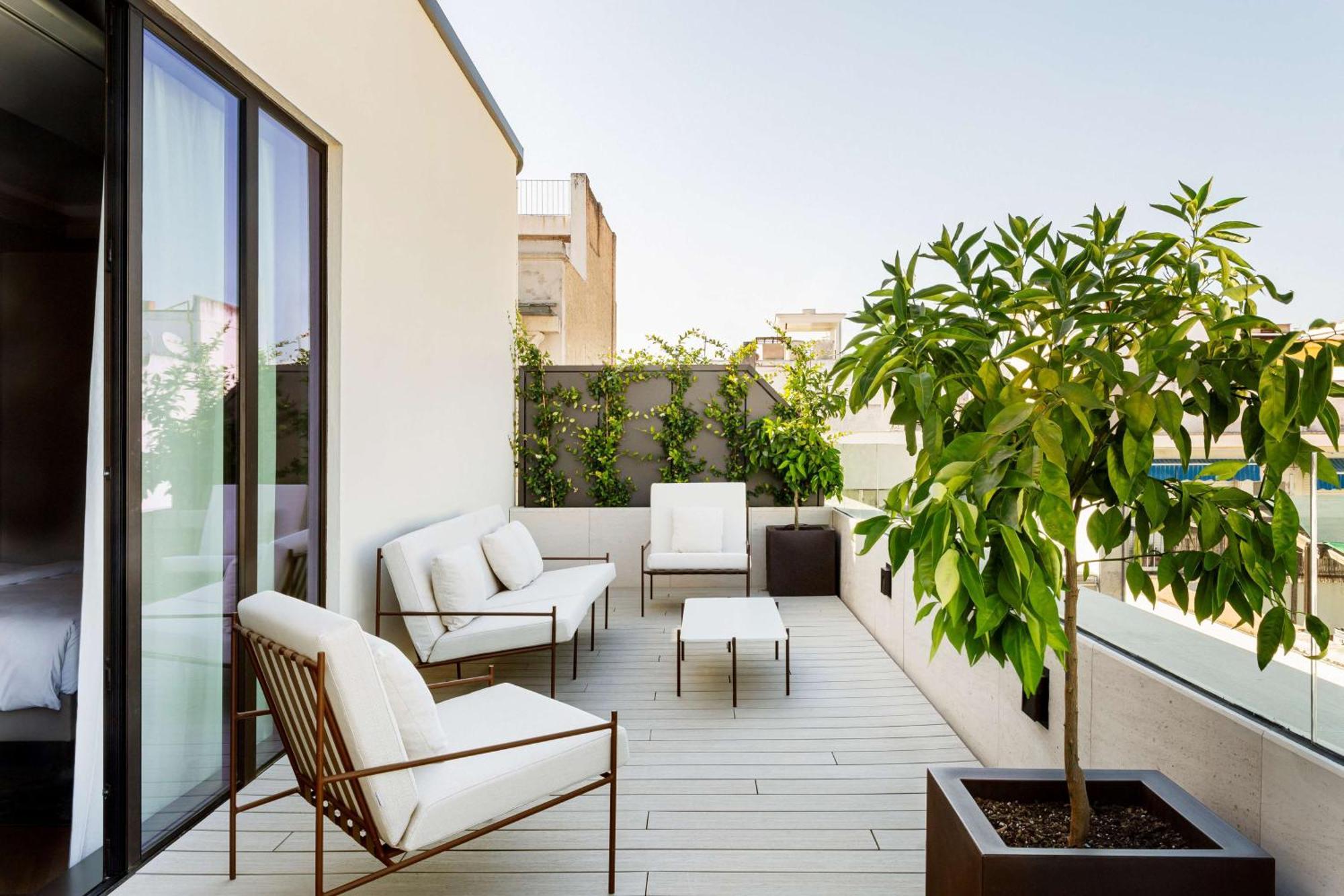 Radisson Collection Hotel, Magdalena Plaza Sevilla Exteriör bild A rooftop garden
